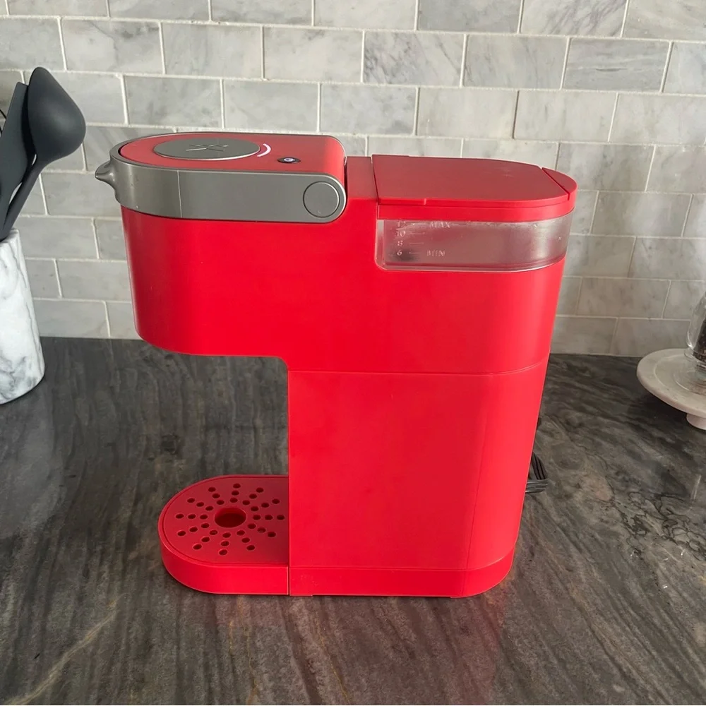 Keurig K-Mini Single Serve K-Cup Pod Coffee Maker, Poppy Red